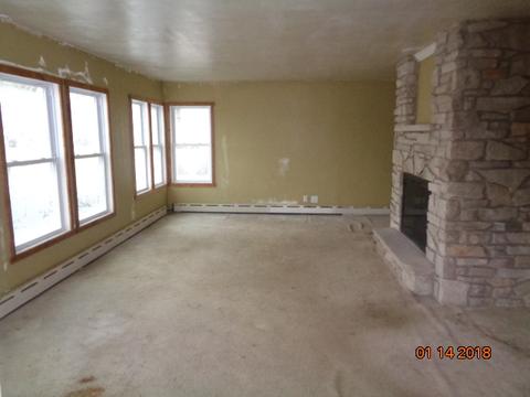 411 W Main St, Capron, IL 61012 photo 3