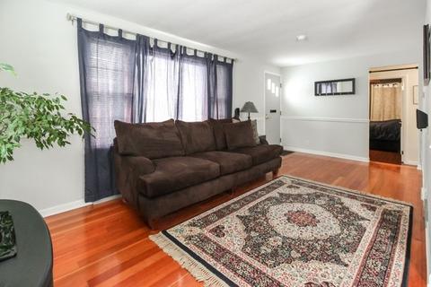 828 Monroe Dr, Freeport, IL 61032 photo 4