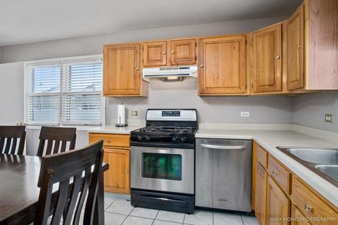1168 S 4th St S, Aurora, IL 60505 photo 3
