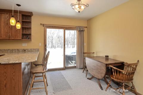 205 Hickory Rd, Oakwood Hills, IL 60013 photo 5