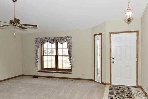 3513 Biscayne Rd, Mchenry, IL 60050 photo 2