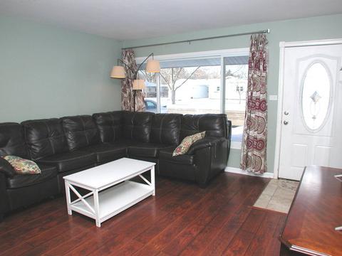 525 Morton St, Hoffman Estates, IL 60169 photo 3