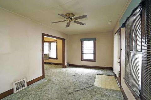 112 Warren Ave, Aurora, IL 60505 photo 4