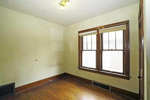112 Warren Ave, Aurora, IL 60505 photo 10