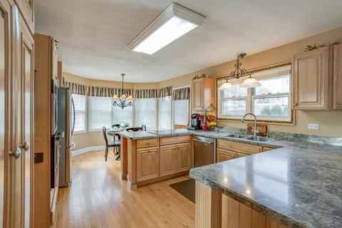 117 W Division St, Itasca, IL 60143 photo 9