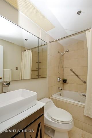 100 E Huron St #1901, Chicago, IL 60611 photo 9