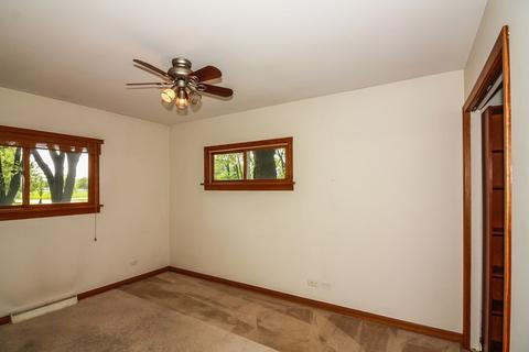 1012 Leahy Cir E, Des Plaines, IL 60016 photo 17