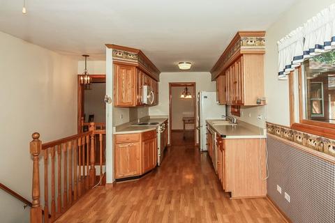 1012 Leahy Cir E, Des Plaines, IL 60016 photo 6