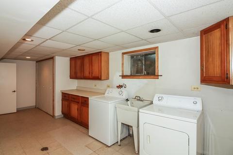 1012 Leahy Cir E, Des Plaines, IL 60016 photo 23