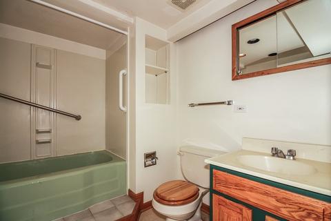 1012 Leahy Cir E, Des Plaines, IL 60016 photo 22