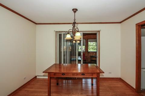1012 Leahy Cir E, Des Plaines, IL 60016 photo 4