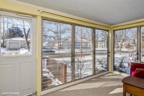 1051 Augusta Ave, Elgin, IL 60120 photo 5