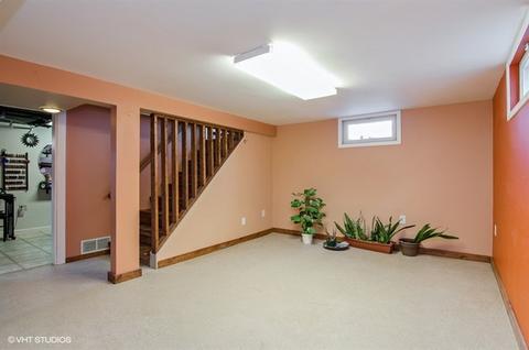1051 Augusta Ave, Elgin, IL 60120 photo 11