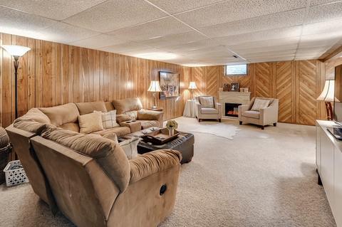 1815 Maple Ln, Elgin, IL 60123 photo 16