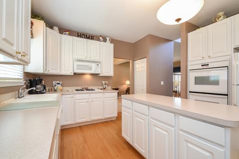 424 Pinehurst Ct, Gurnee, IL 60031 photo 10