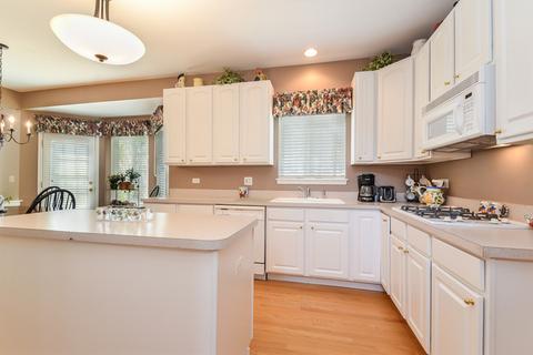 424 Pinehurst Ct, Gurnee, IL 60031 photo 12