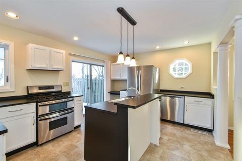 111 75th St, Willowbrook, IL 60527 photo 4