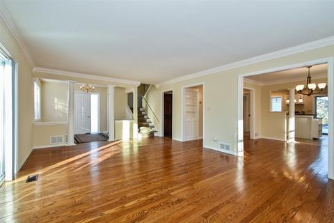 111 75th St, Willowbrook, IL 60527 photo 2