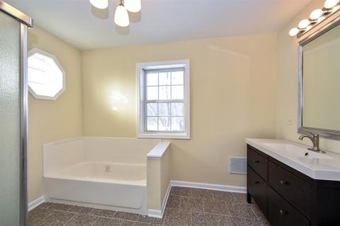 111 75th St, Willowbrook, IL 60527 photo 8