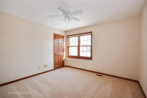 703 Lancaster Ln, Geneva, IL 60134 photo 9