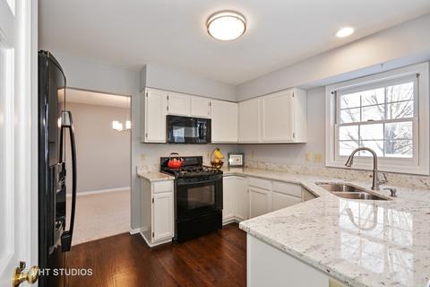 703 Lancaster Ln, Geneva, IL 60134 photo 3