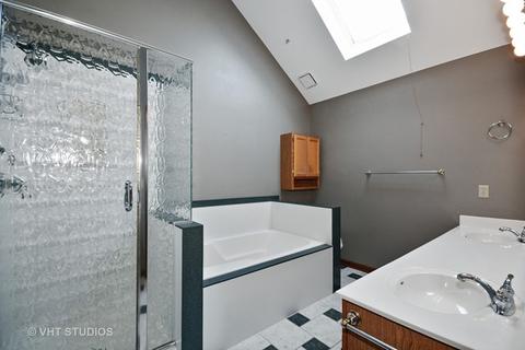 703 Lancaster Ln, Geneva, IL 60134 photo 8