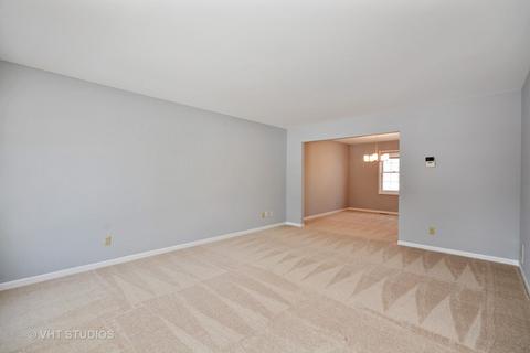 703 Lancaster Ln, Geneva, IL 60134 photo 2