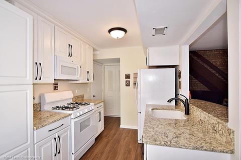 328 Joan Ct #C, Bartlett, IL 60103 photo 4