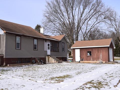 300 W 3rd St, Spring Valley, IL 61362 photo 1