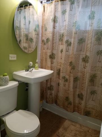 868 S 3rd Ave, Des Plaines, IL 60016 photo 15