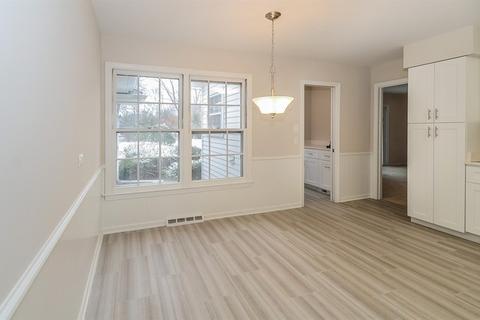 2 S341 Seneca Dr, Wheaton, IL 60189 photo 7