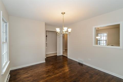 2 S341 Seneca Dr, Wheaton, IL 60189 photo 4