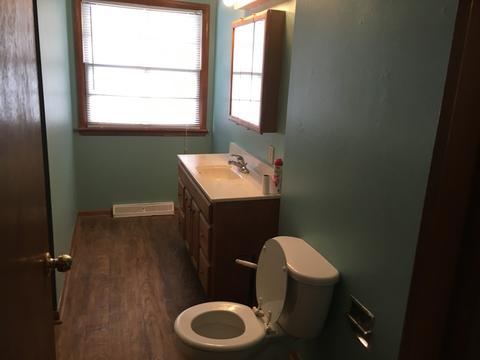 1022 E Madison St, Belvidere, IL 61008 photo 4