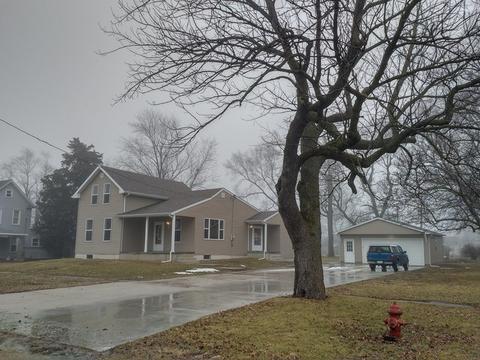 8 Sangamon St, Dewey, IL 61840 photo 1
