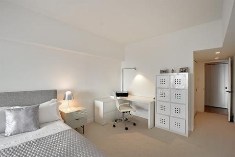 175 E Delaware Pl #4623, Chicago, IL 60611 photo 13