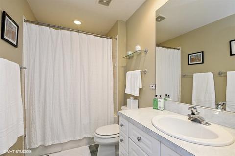 1889 Maple Ave #E9, Evanston, IL 60201 photo 11
