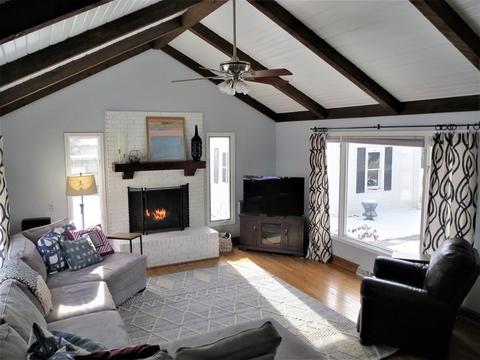 404 E Fellows St, Dixon, IL 61021 photo 2