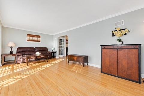 532 Rose Ave, Des Plaines, IL 60016 photo 4
