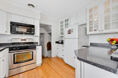 532 Rose Ave, Des Plaines, IL 60016 photo 8