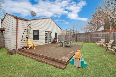 5410 Hillside Dr, Mchenry, IL 60050 photo 3