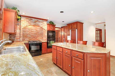 1051 Cobblestone Ln, Wheaton, IL 60187 photo 6