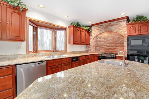 1051 Cobblestone Ln, Wheaton, IL 60187 photo 7