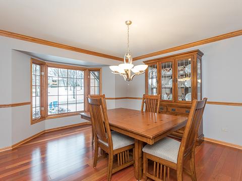 959 Baytree Dr, Bartlett, IL 60103 photo 3