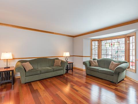 959 Baytree Dr, Bartlett, IL 60103 photo 2