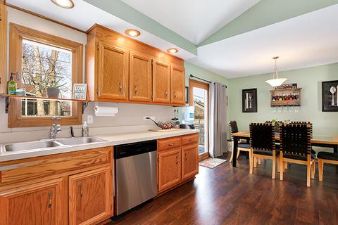 704 Barbara Ln, Mchenry, IL 60051 photo 10
