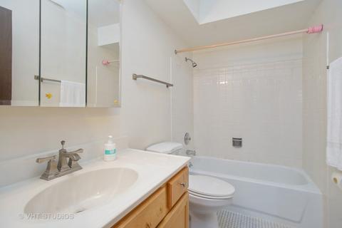 1135 Pleasant Run Dr #708, Wheeling, IL 60090 photo 9