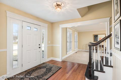 1216 Gartner Rd, Naperville, IL 60540 photo 2