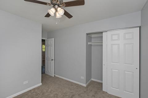 470 Bode Rd, Hoffman Estates, IL 60169 photo 17