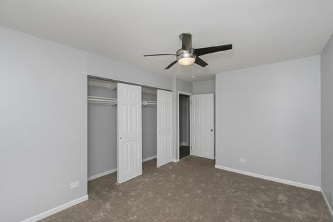 470 Bode Rd, Hoffman Estates, IL 60169 photo 12
