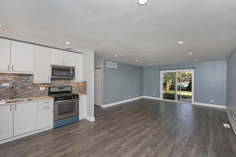 470 Bode Rd, Hoffman Estates, IL 60169 photo 8
